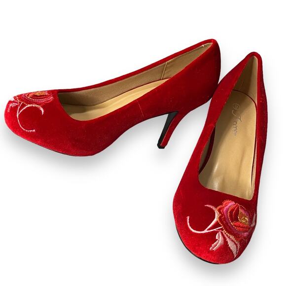 Forever Slip On Pumps Womens 9 Red Embroidered Rose Heels Casual Velvet Y2K Chic - Picture 1 of 12